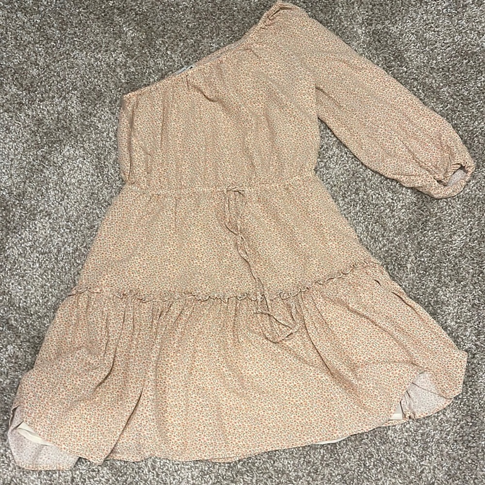 Off-shoulder dress, very cute